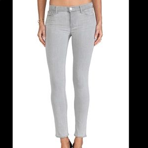 🤍JBrand Like New🤍 PRISTINE grey skinny stretch jeans. Size 29.